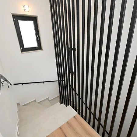 Βίλα Dasi S Grijanim Bazenom Posedarje