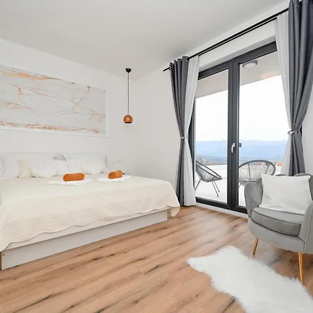 Dasi S Grijanim Bazenom Βίλα Posedarje