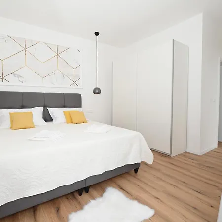 Dasi S Grijanim Bazenom Βίλα