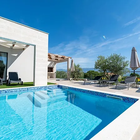 Dasi S Grijanim Bazenom Βίλα *