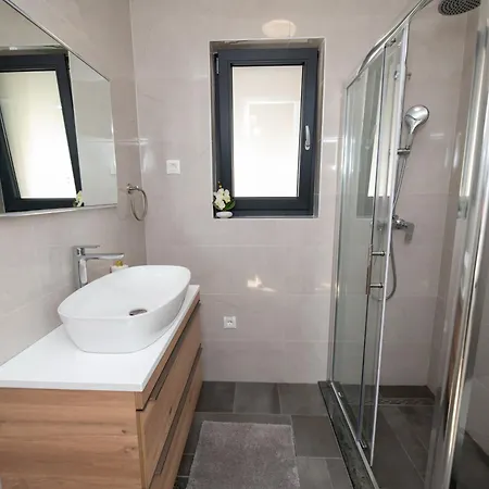 Dasi S Grijanim Bazenom Βίλα *