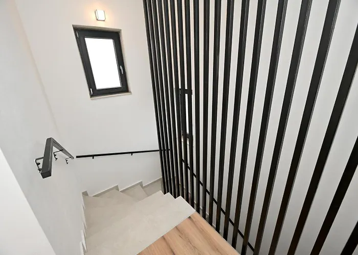 Villa Dasi S Grijanim Bazenom Posedarje