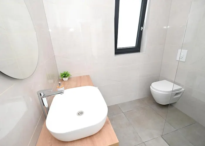 Dasi S Grijanim Bazenom Villa Posedarje