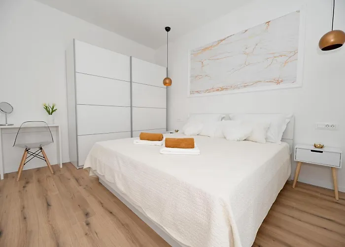 Dasi S Grijanim Bazenom Villa