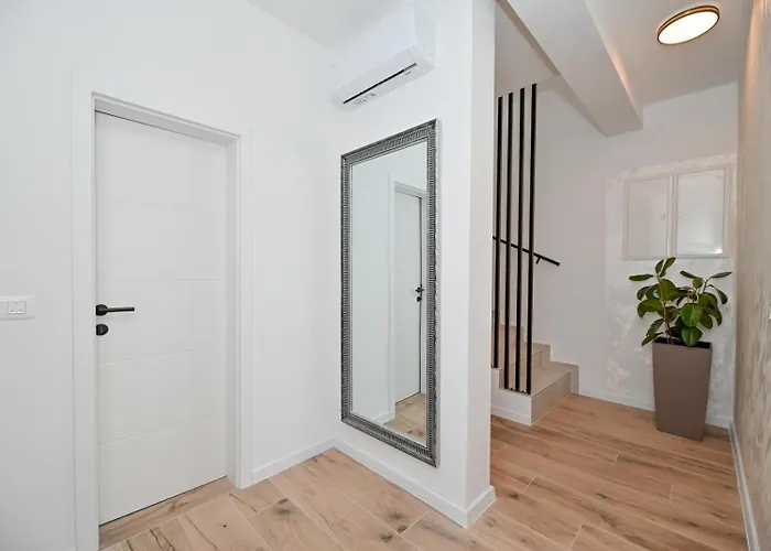 Villa Dasi S Grijanim Bazenom