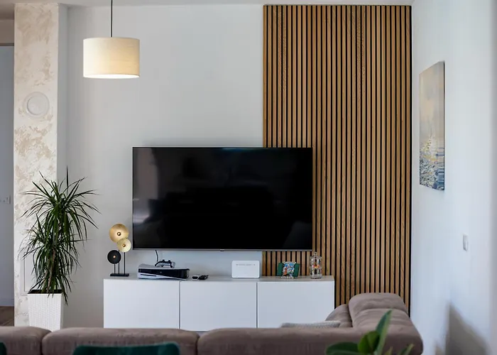 Dasi S Grijanim Bazenom