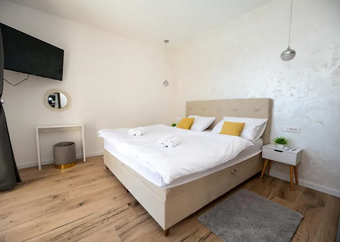 Villa Dasi S Grijanim Bazenom