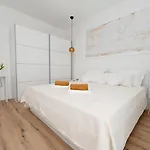 Dasi S Grijanim Bazenom Villa