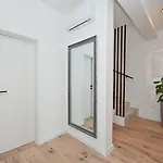 Villa Dasi S Grijanim Bazenom