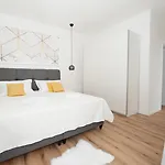 Dasi S Grijanim Bazenom Villa