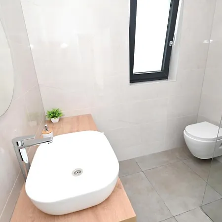 Dasi S Grijanim Bazenom Villa Posedarje