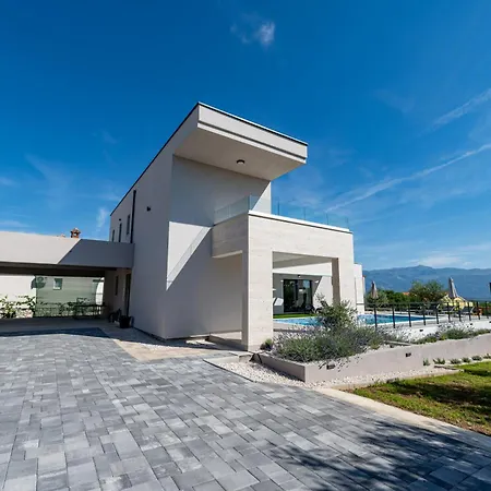 Villa Dasi S Grijanim Bazenom Posedarje